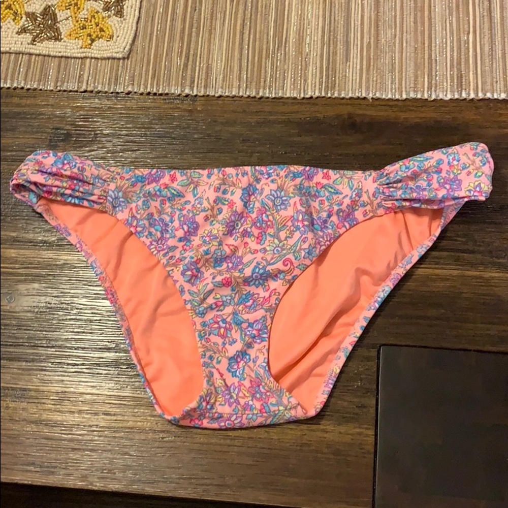 VS NWOT swim bottom M